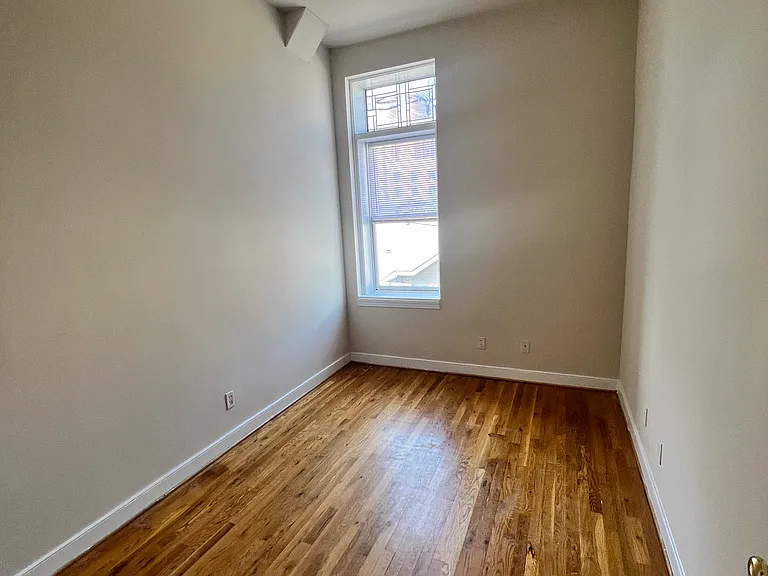 813 W Broad St #C — Photo 12