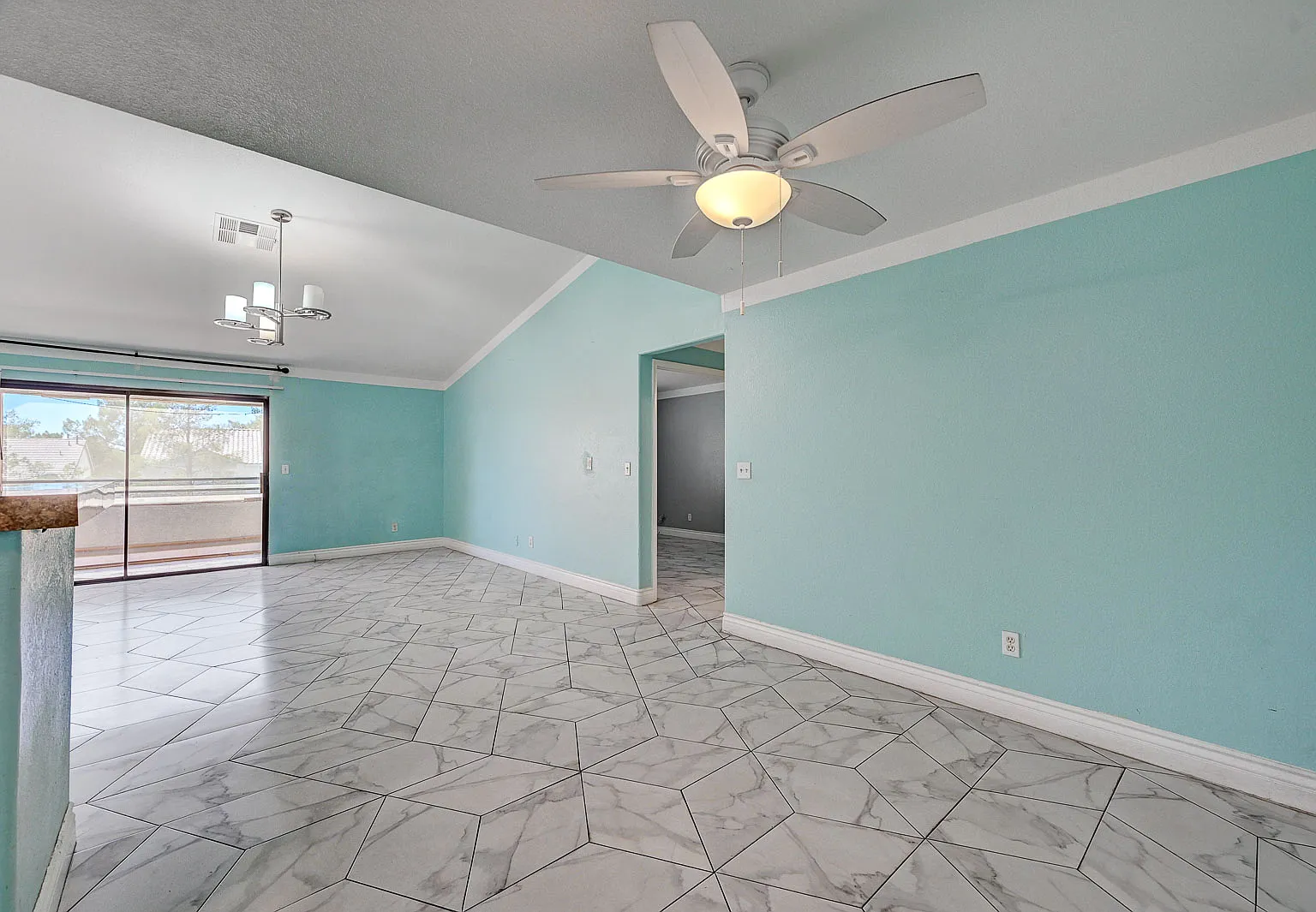 3 bed, 1257 sqft, $1,800 — Photo 3