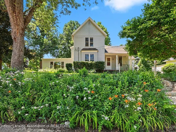 616 S Clinton St, Stockbridge, MI 49285