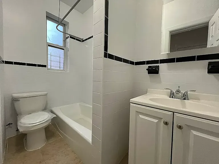 2976 Marion Ave #J6 — Photo 6