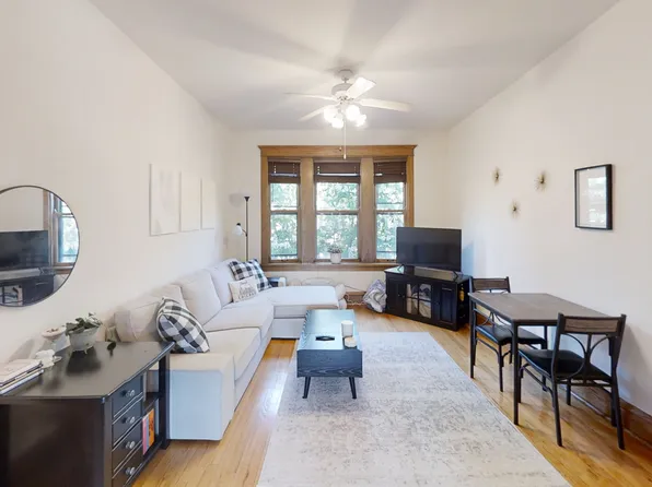 3610 N Bosworth Ave, Chicago, IL 60613