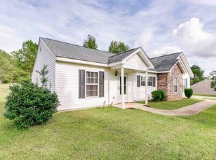 101 Laura Jane Ln, Gray Court, SC 29645