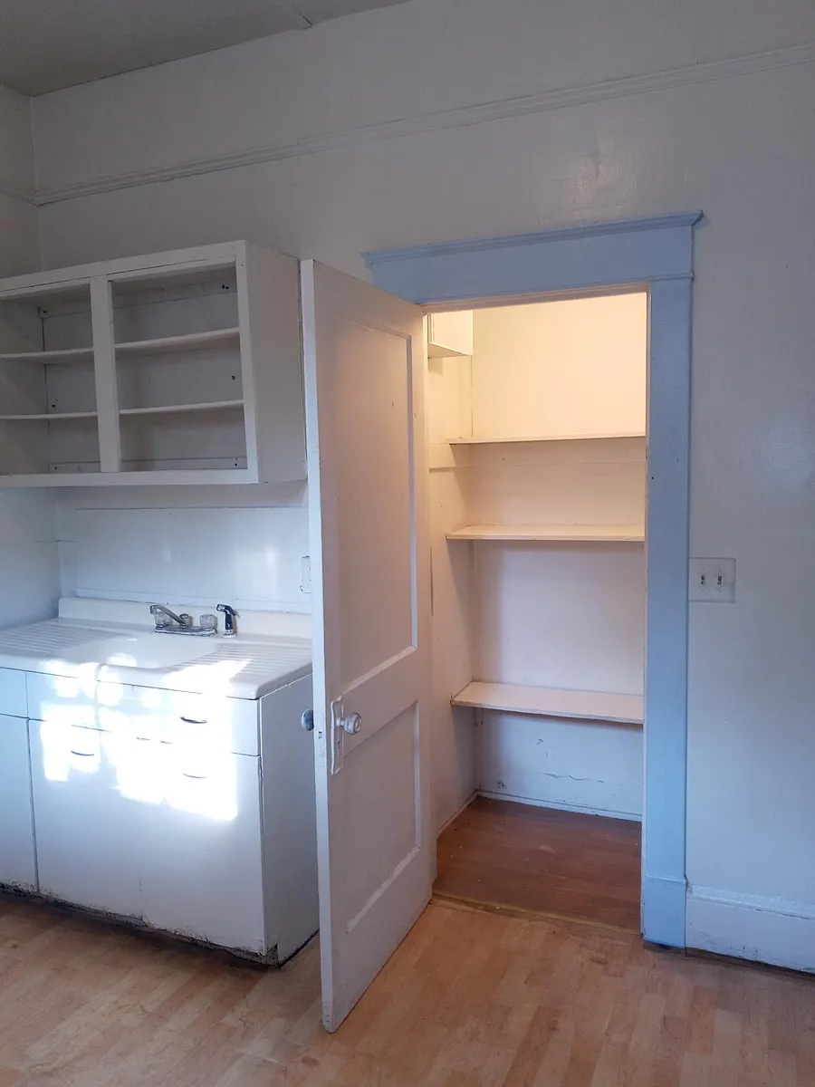 Building Photo - 29 Harvey St NE #A