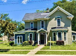 1011 Cass St, Portage, WI 53901