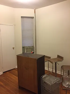 Rented by Metroline Realty | media 42