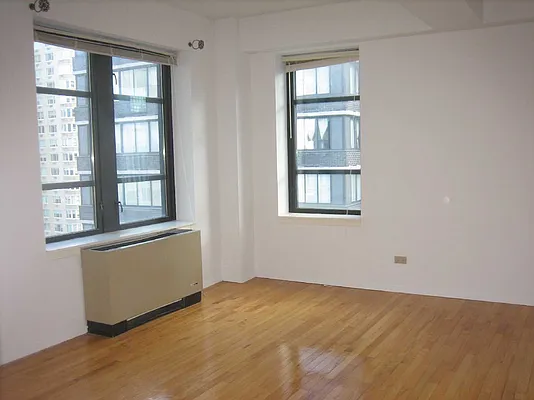 Rented by Sumitomo Real Estate Sales | media 12