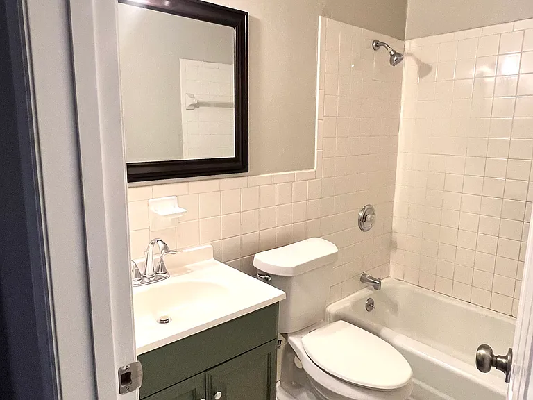 Clydesdale Apartments — Photo 17