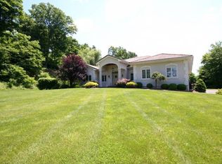 146 Autumn Chase Dr, Hopewell Junction, NY 12533