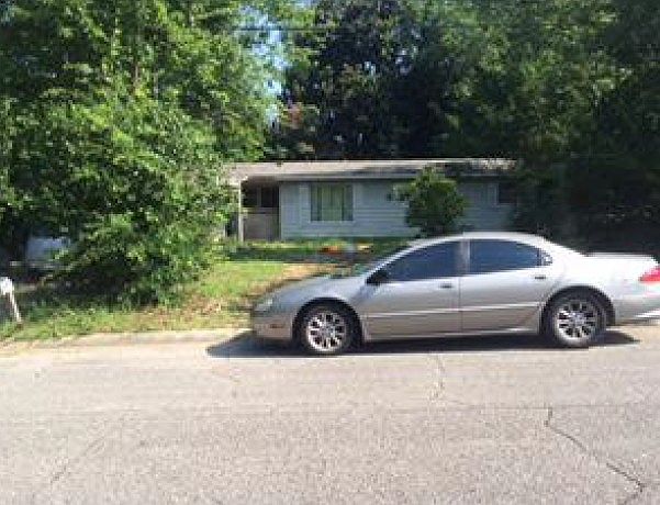 1st image of 924 Cranbrook Ave