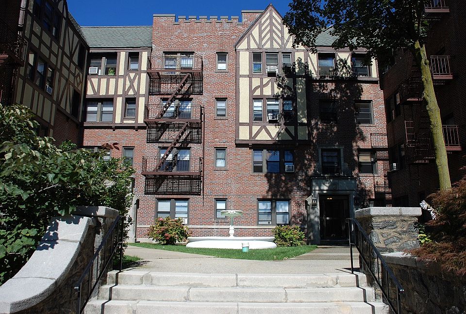 1st image of 604 Tompkins Ave APT D5