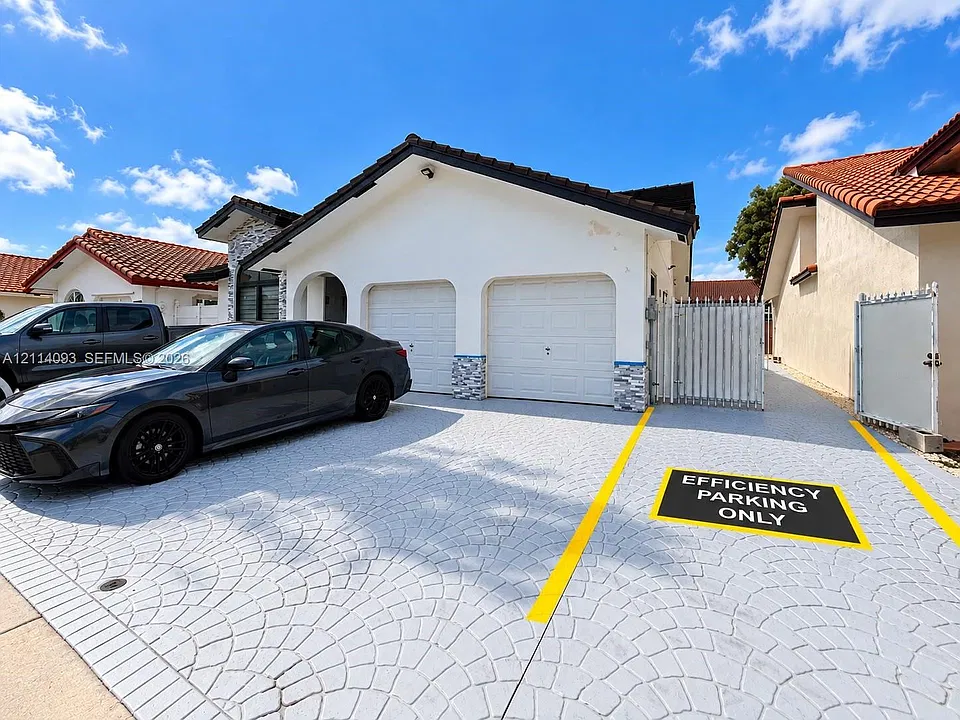 4916 SW 142nd Pl #4916