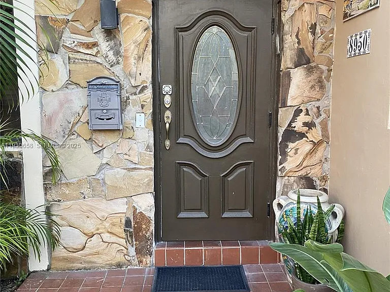 8950 Collins Ave #7 — Photo 12