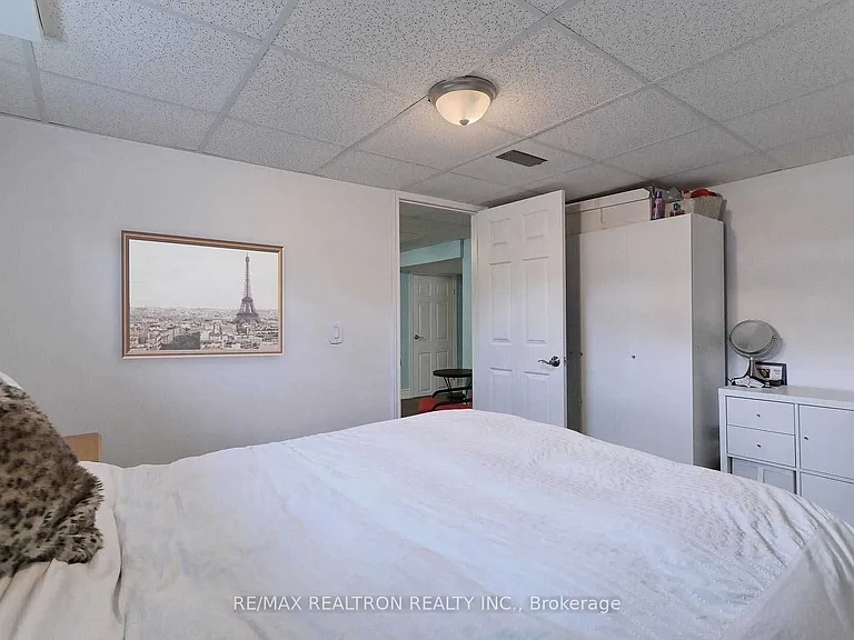 330 Gells Rd #LOWER — Photo 3