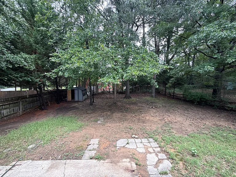 7905 Haverstraw Ct — Photo 13