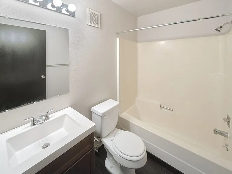 4220 Southcenter Blvd — Photo 4