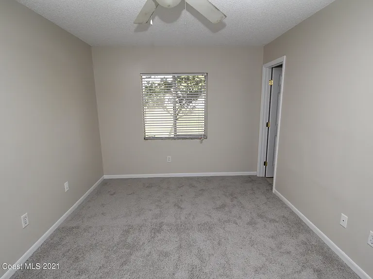 907 Commerce Rd SE — Photo 9