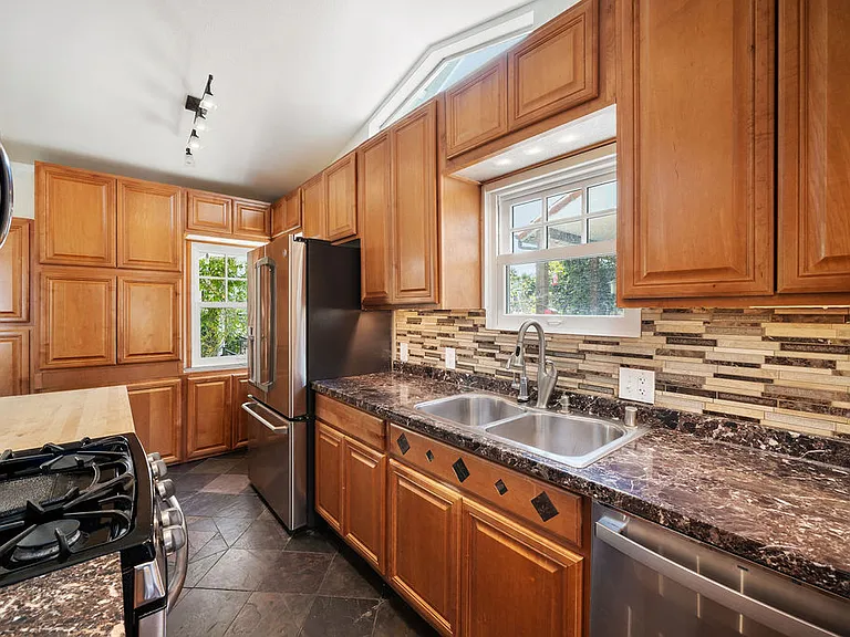 2525 Gail Pl — Photo 11