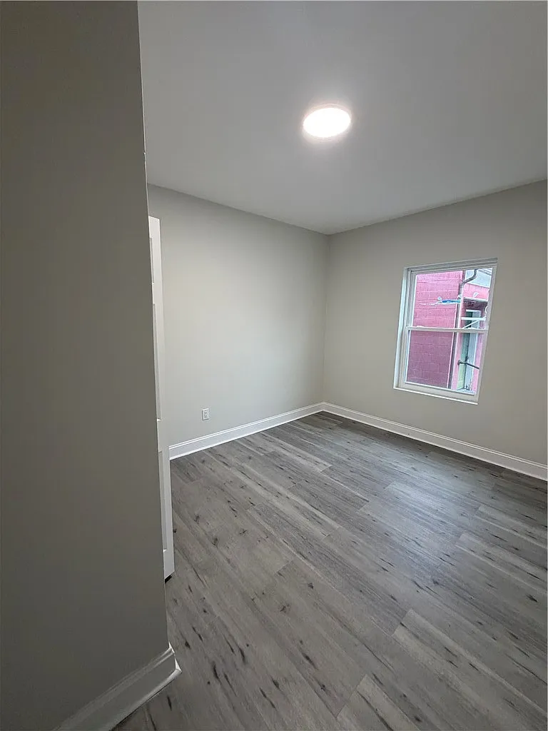 3 bed, 1.0 bath, 1135 sqft, $1,550 — Photo 3