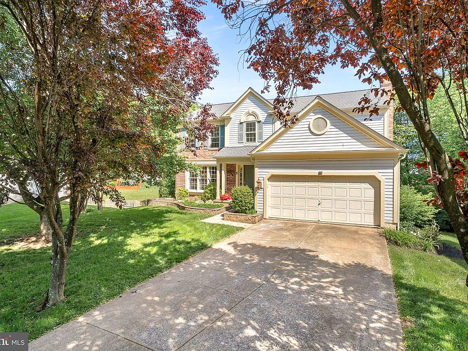 1st image of 703 Amber Ct NE