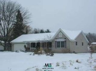 1167 Alice Dr, Lapeer, MI 48446