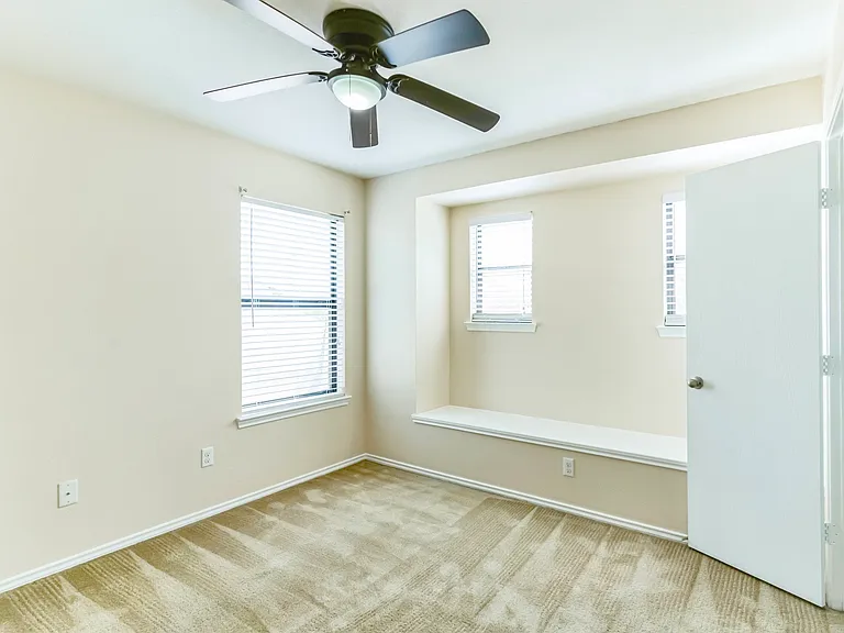 9147 Sage Loop Ct — Photo 7