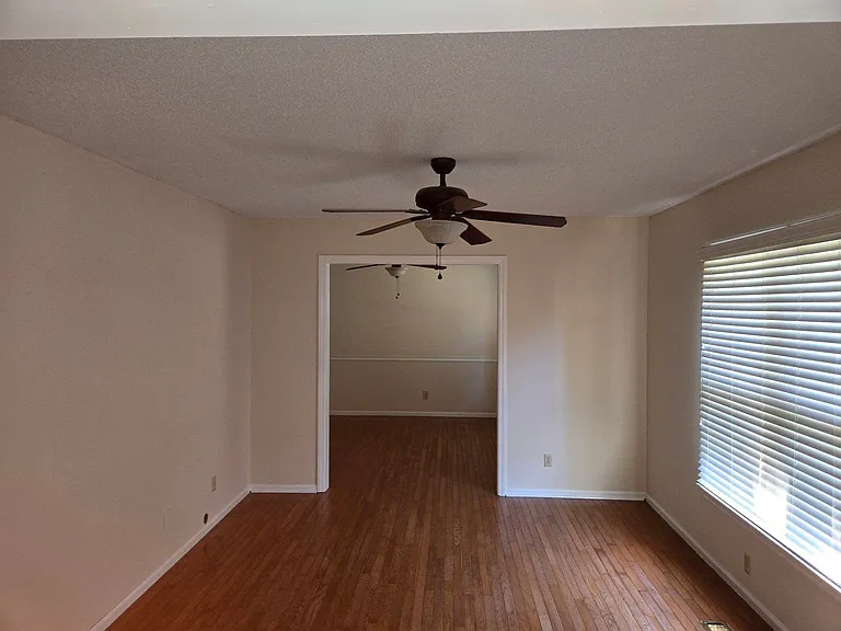 2035 Rock Bluff Rd — Photo 2