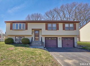 11 Woodmere Rd, Waterbury, CT 06705