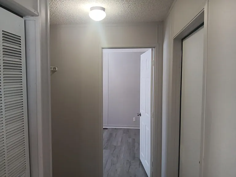 303 Carriage Lane Est — Photo 12