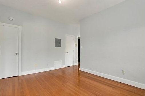 3rd image of 4 Englewood Ave #15