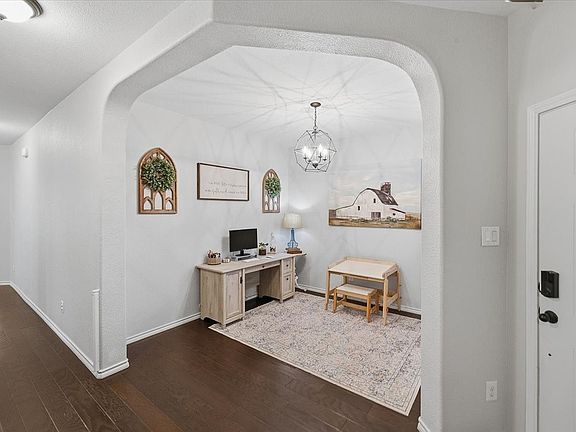 5th image of 448 Spring Dr