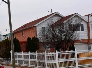 301 Castle Hill Ave, Bronx, NY 10473