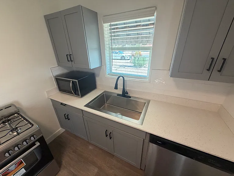 736 E Turney Ave #1 — Photo 3