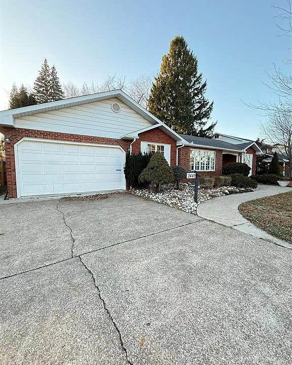 2449 Alexandra Ave
