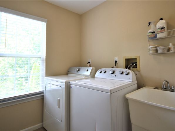 1702 Old Mill Ct, North Wales, PA 19454