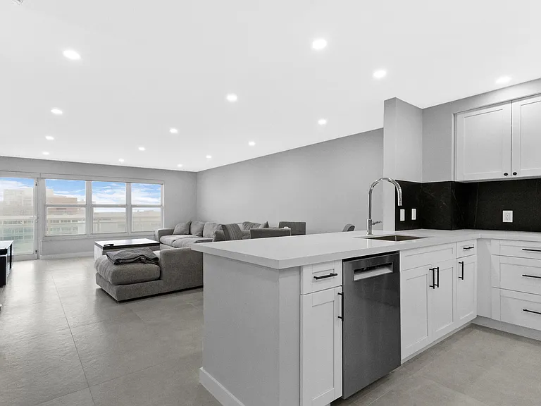 3900 Galt Ocean Dr #2114 — Photo 8