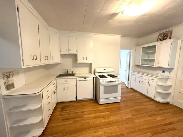 30 Hall St #1, Jamaica Plain, MA 02130
