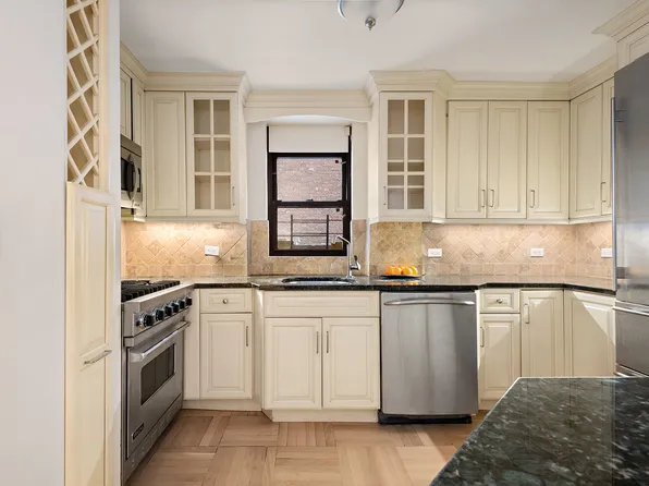 30 East 37th Street 4HJ image 3 of 11