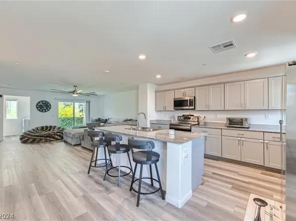 2823 Kona Blue Ln #4, Las Vegas, NV 89183