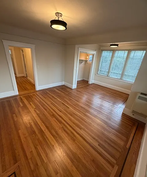 285 Van Buren Ave #4 — Photo 3