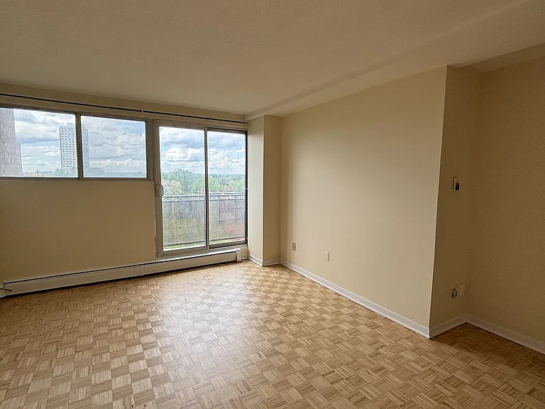 345 Laurier Ave E #706 — Photo 6