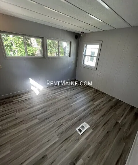681 Main Rd N #11 — Photo 10