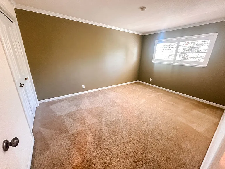 870 Saturn Way — Photo 6