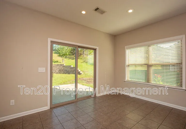 2510 Ridgewood Way — Photo 13