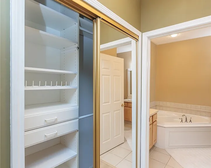 2601 Wyndgate Ct — Photo 22