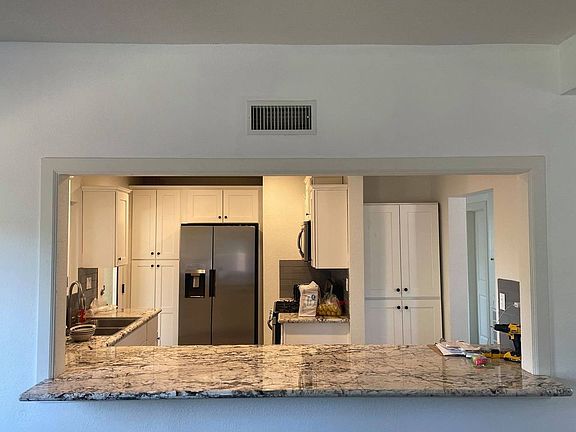 3rd image of 16723 Cantlay St