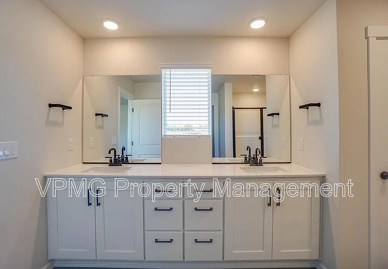 18300 NE 14th St — Photo 32
