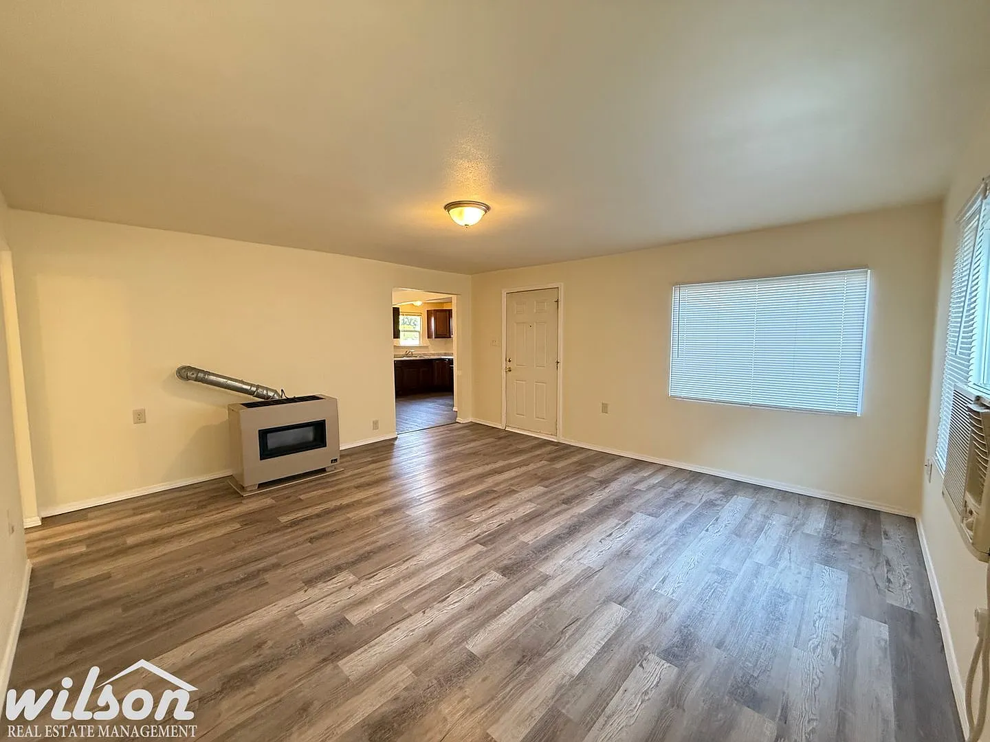2 Bedroom, 1 Bathroom Home! — Photo 4