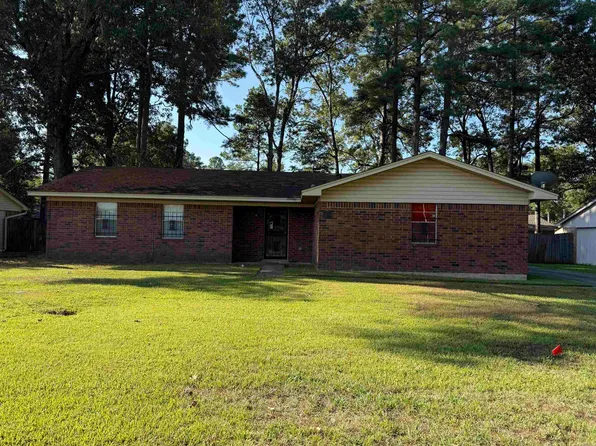 1406 Ridgway Rd, Pine Bluff, AR 71603
