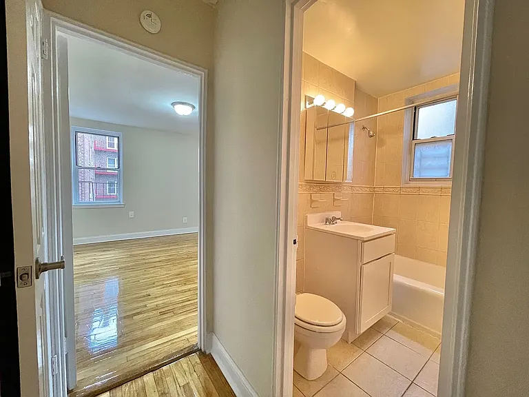 14336 Barclay Ave #2F — Photo 5
