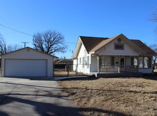 361 N Birch Ave, Valley Center, KS 67147